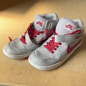 Nike high top sneakers, grey and red size 6.5 youth